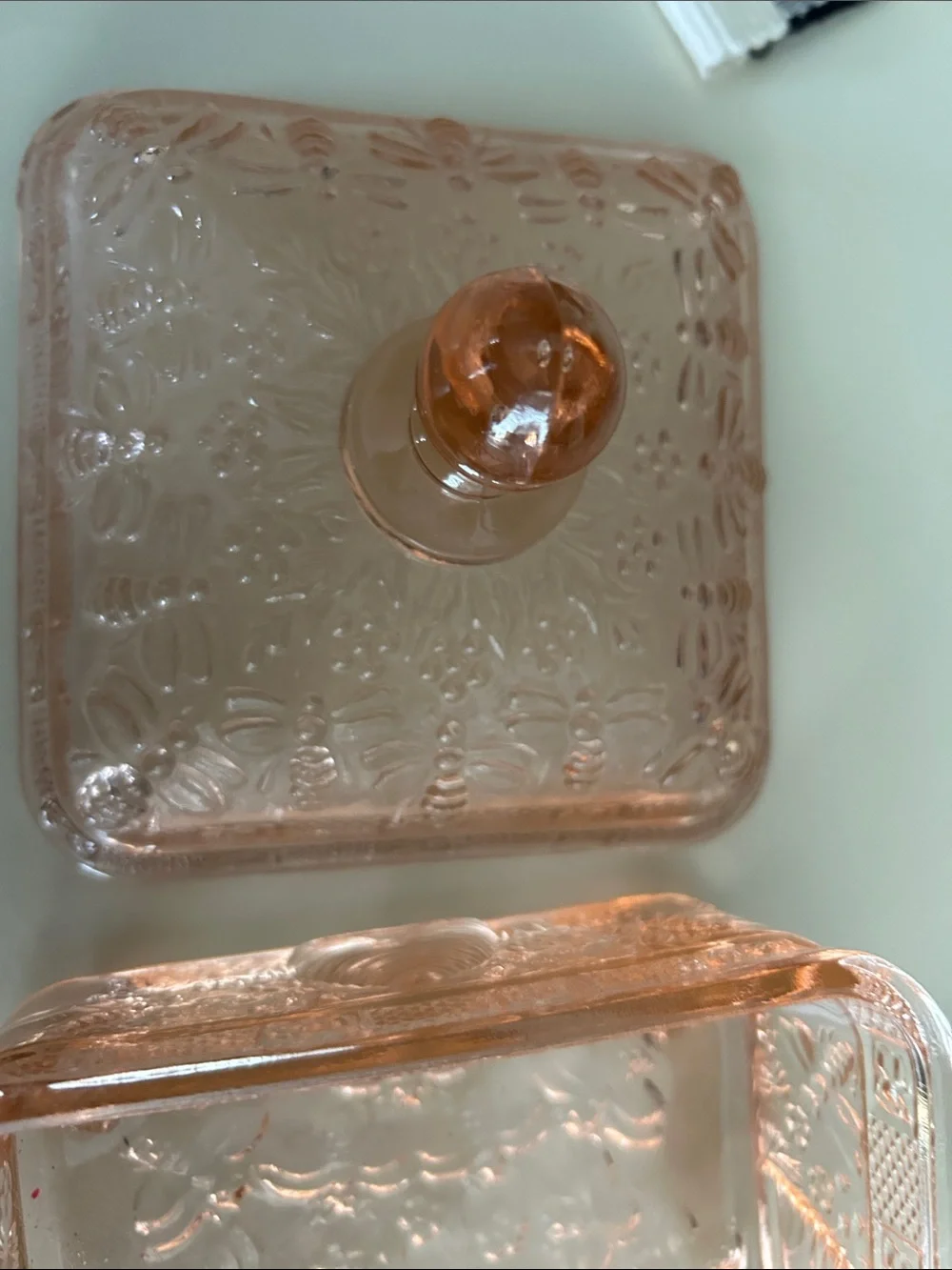 Vtg Indiana Glass Pink Pressed Glass Covered Dish with Bee and Hive Motif